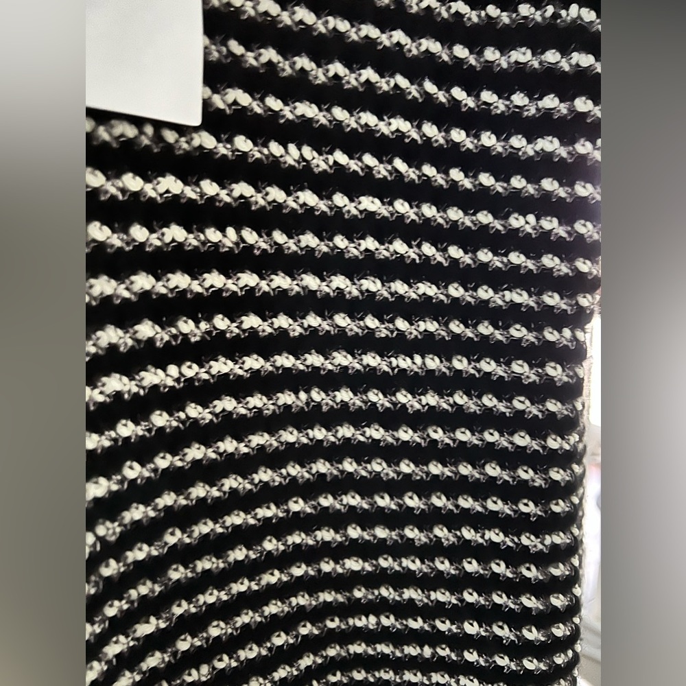 NWT THEORY Text Stripe PO Crewneck Sweater in Striped Wool Blend size P - Picture 4 of 6